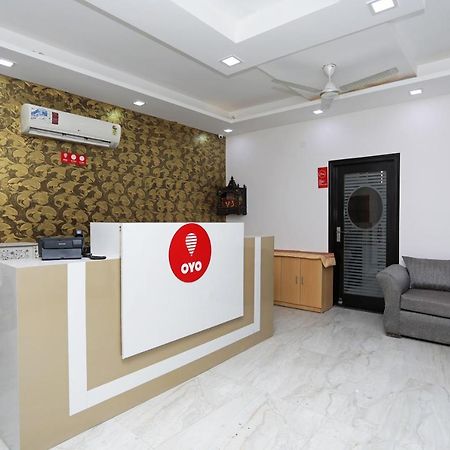 Oyo 12673 The Diplomat Inn 델리 외부 사진