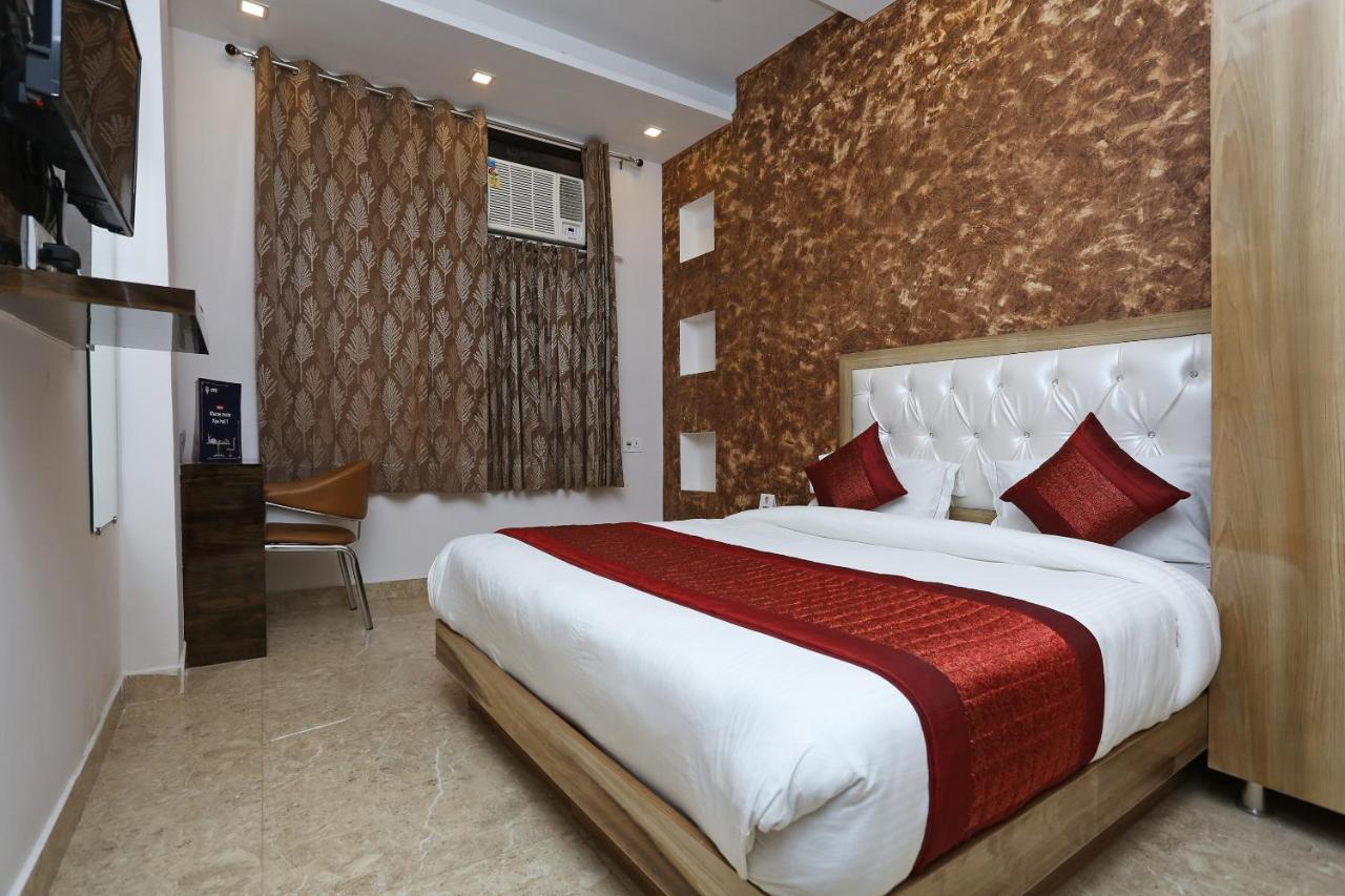 Oyo 12673 The Diplomat Inn 델리 외부 사진